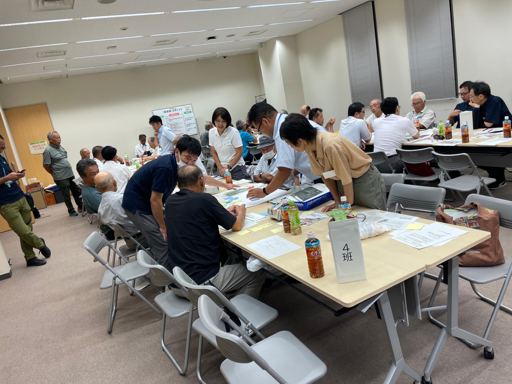 座談会の様子2