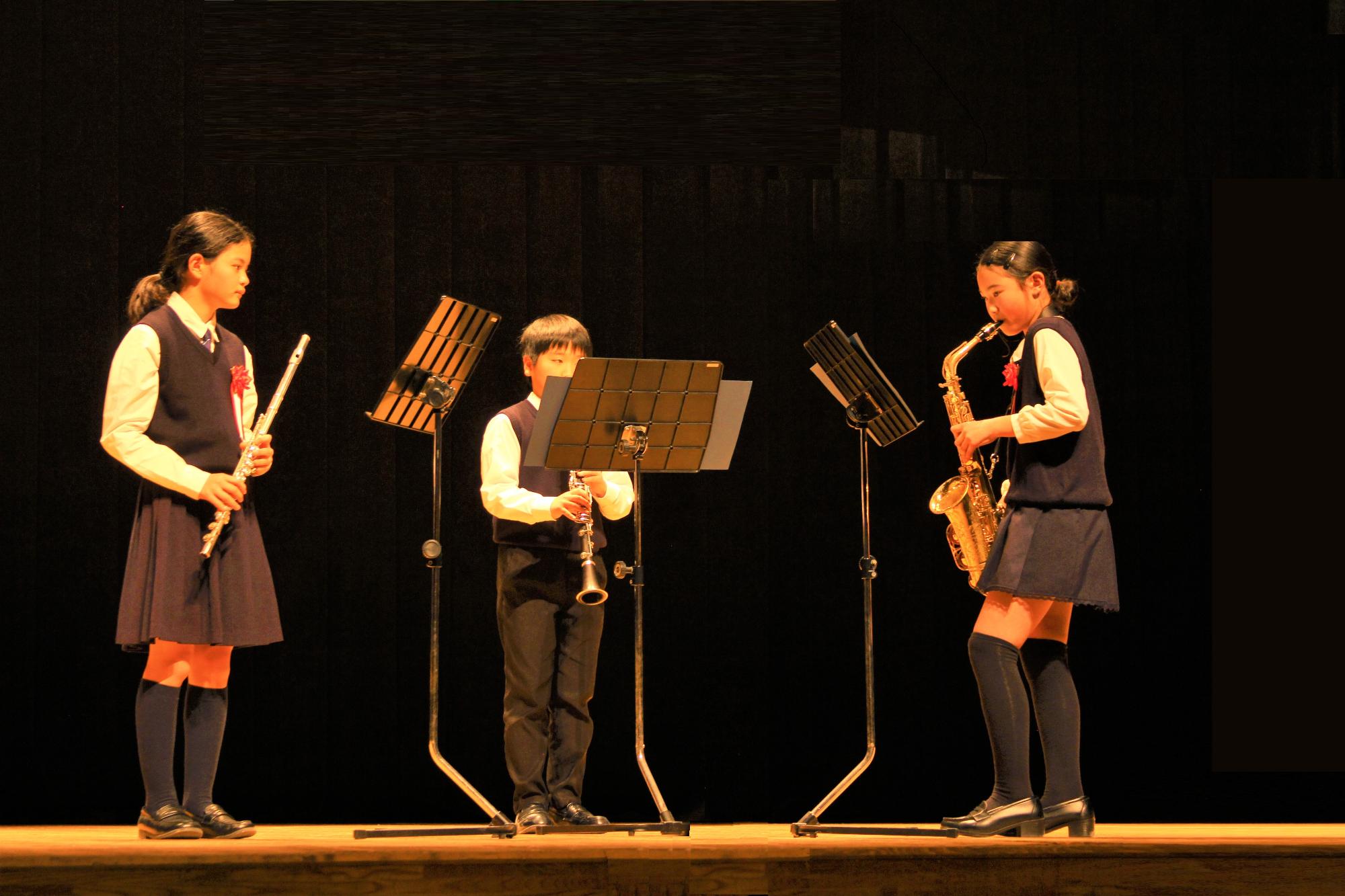 教育振興大会木管三重奏の様子