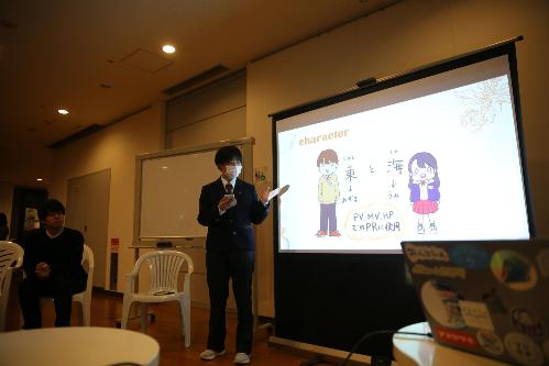 キャラクターについて説明する様子