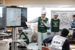 日本原子力発電職員による事故状況の説明
