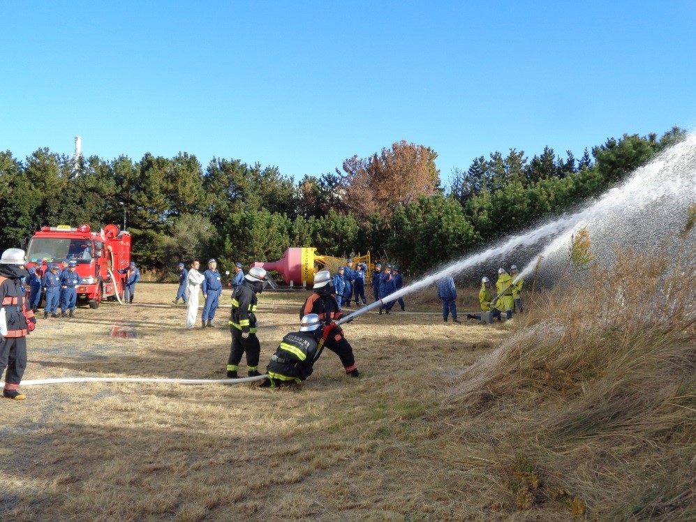 公設消防署と自衛消防班との合同訓練